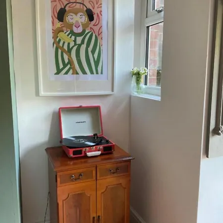 Rock - Free Parking & Wifi Near Centre